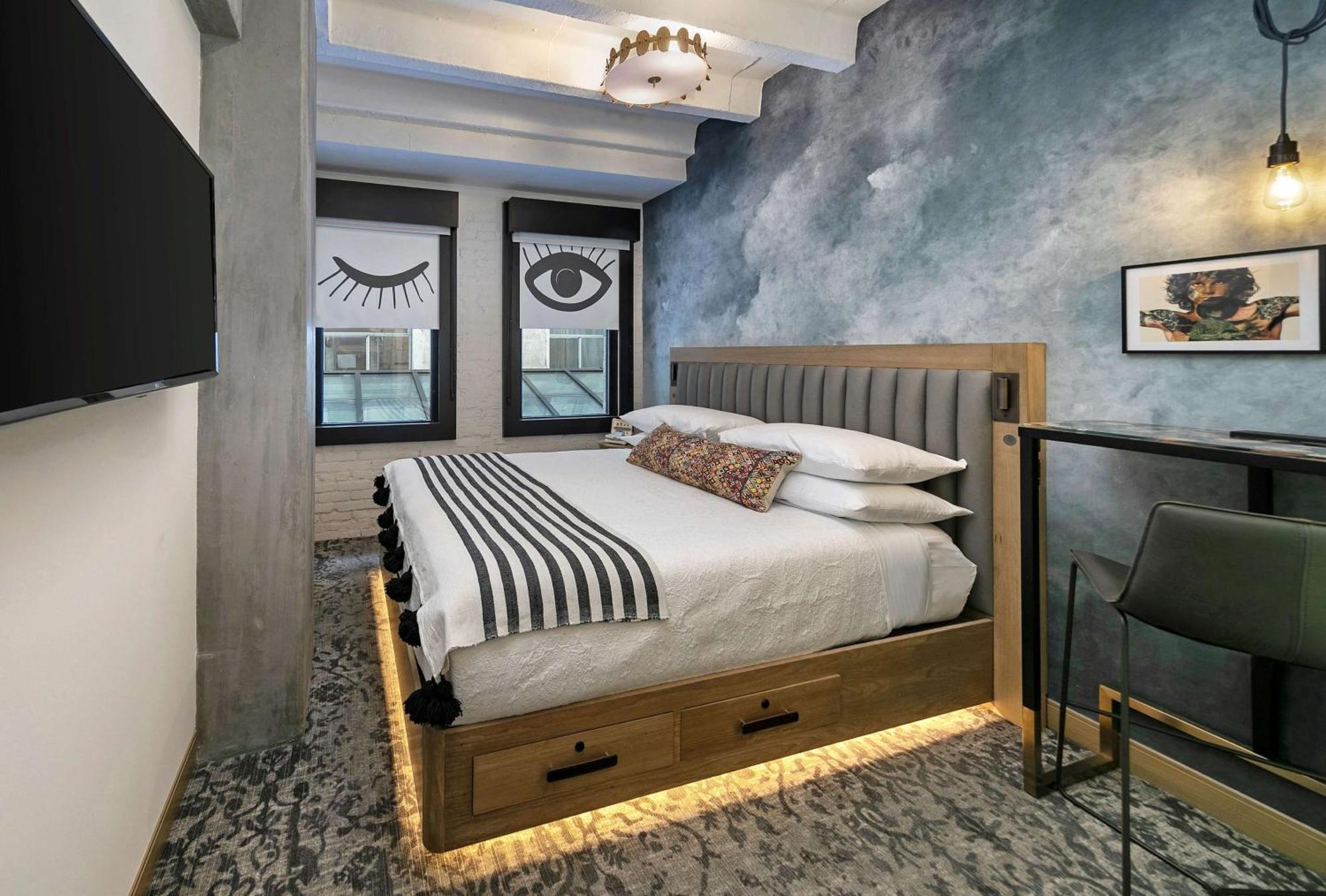 King Room,1551636916:JPEG